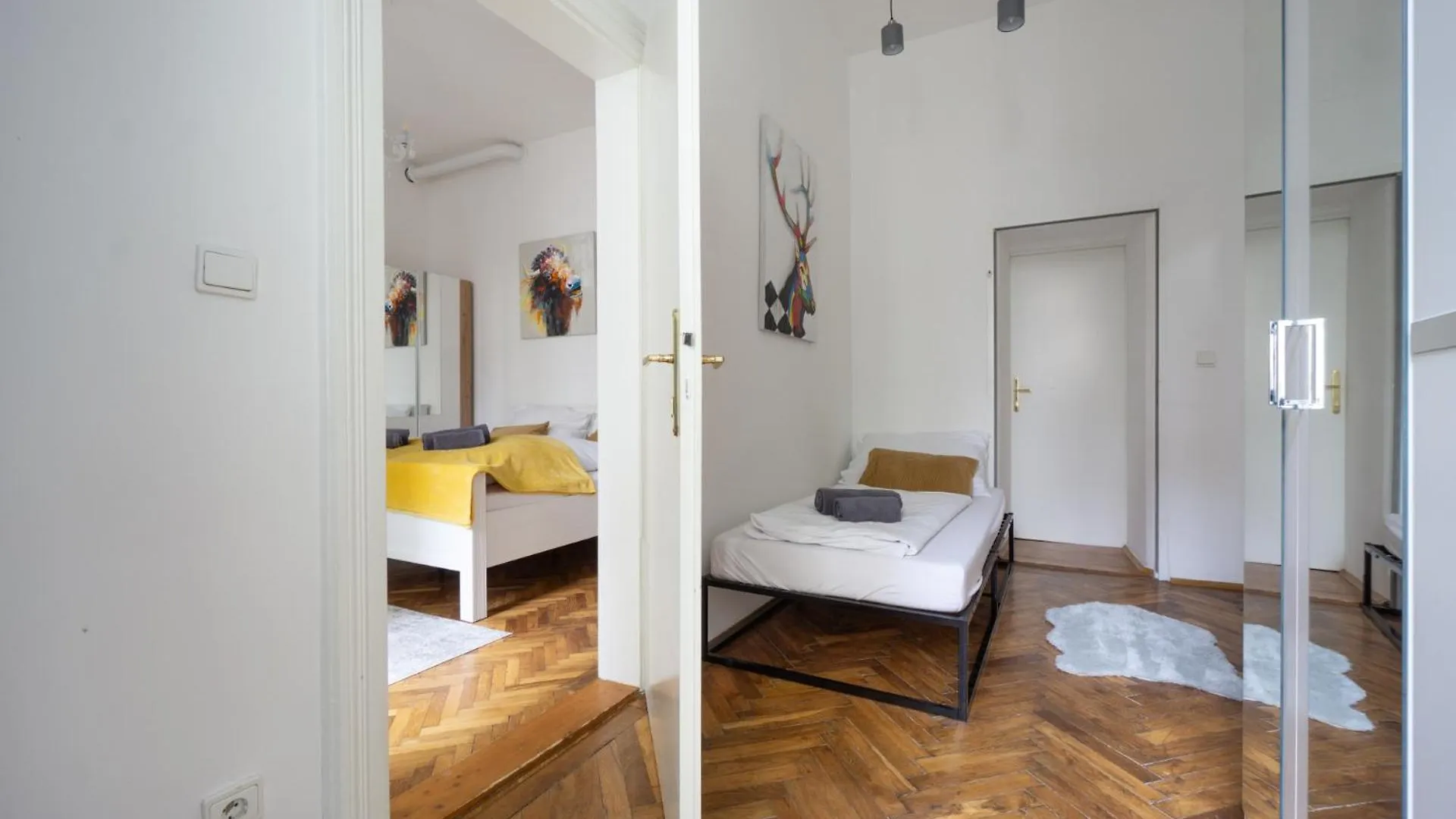 Central Apartment In Viennese Old Building