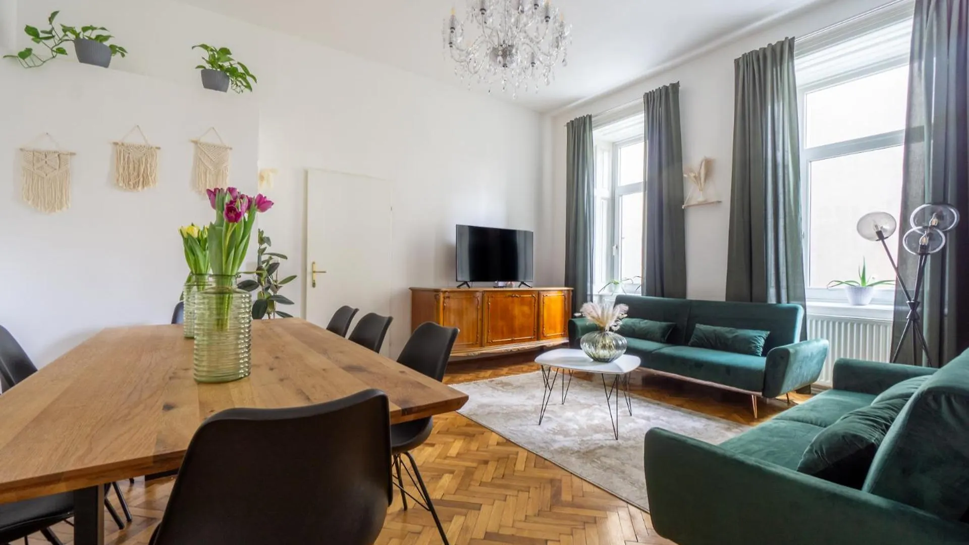 Central Apartment In Viennese Old Building location
