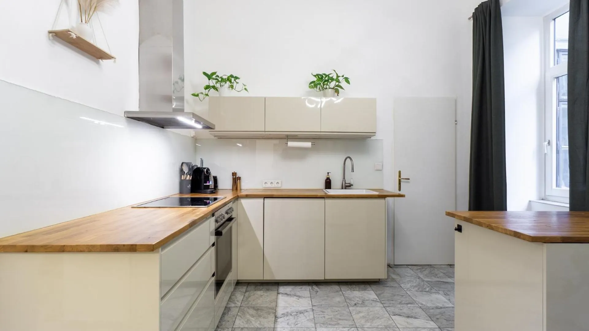 Central Apartment In Viennese Old Building