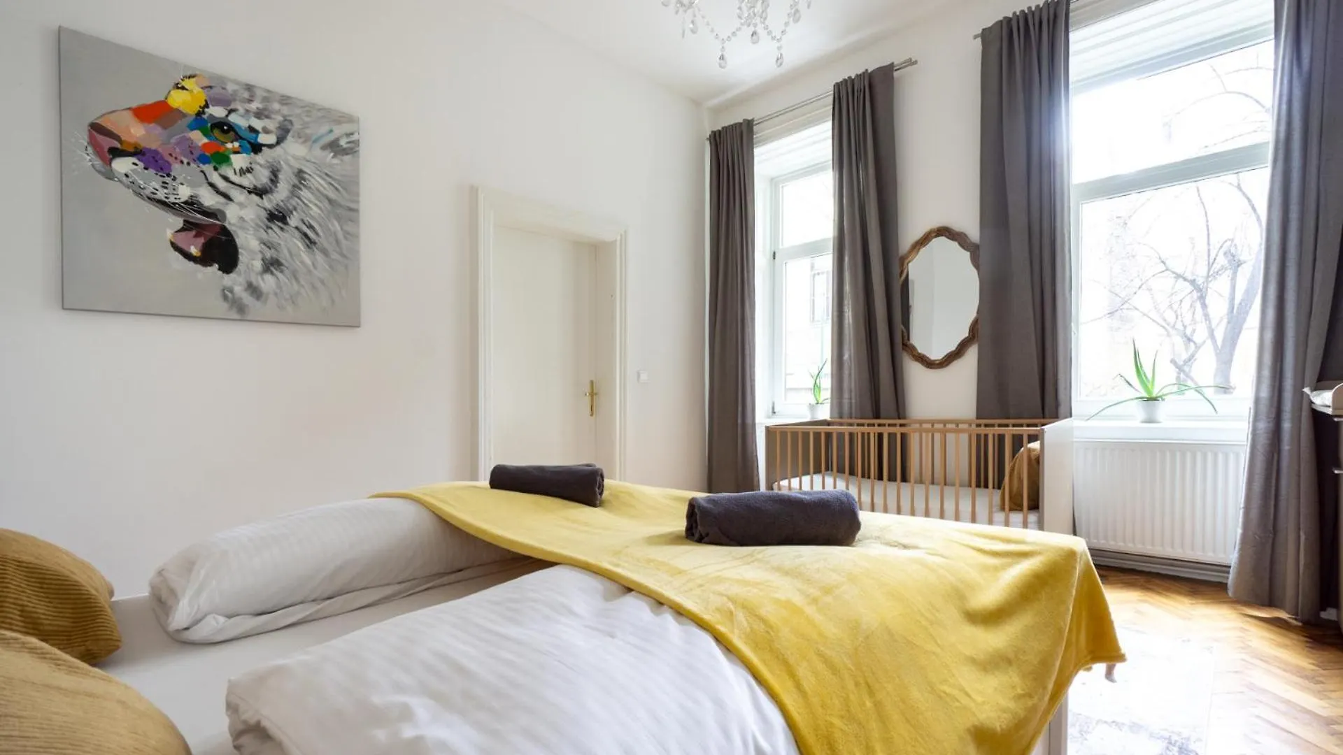 Central Apartment In Viennese Old Building Austria