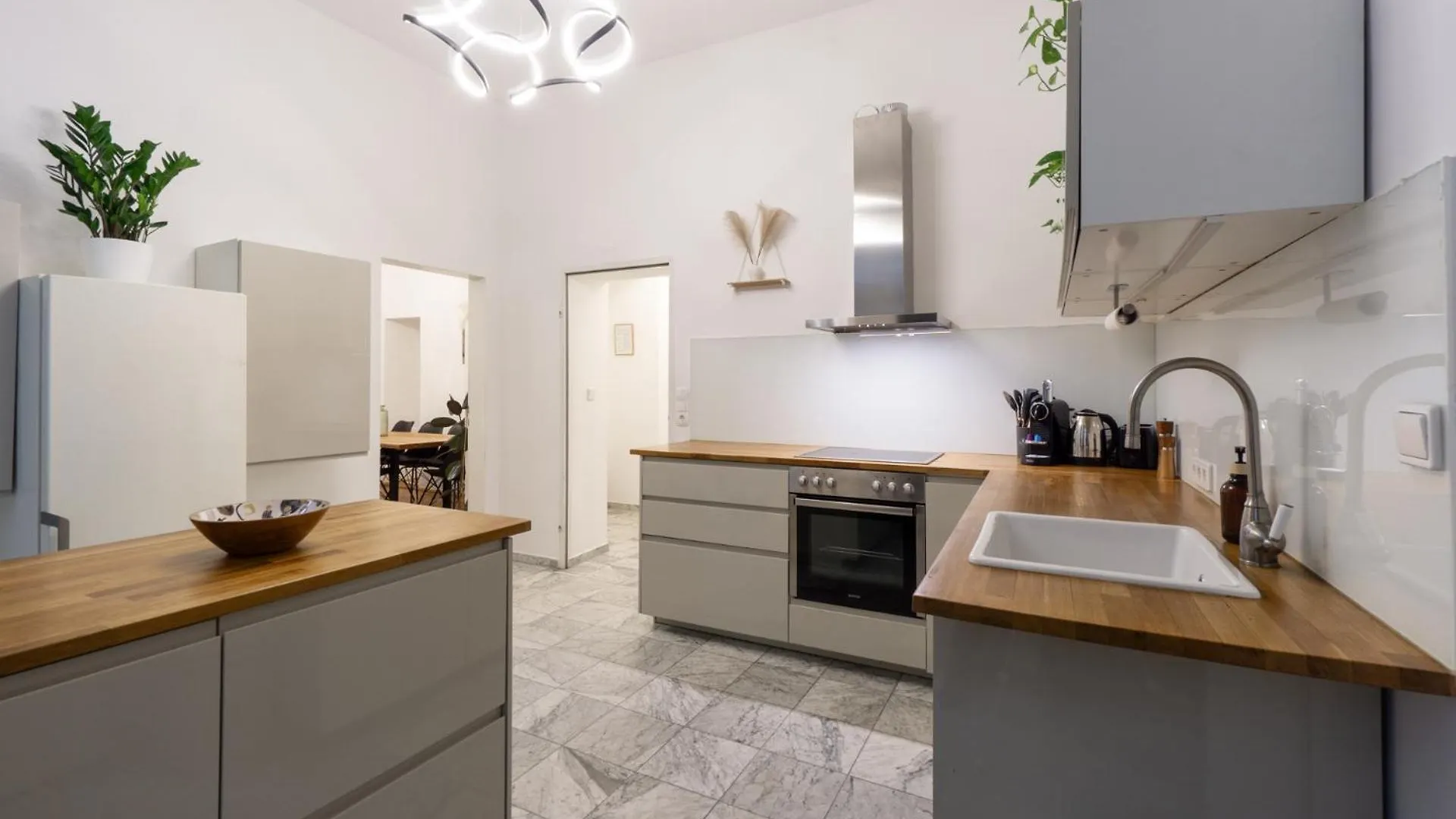 Central Apartment In Viennese Old Building Austria