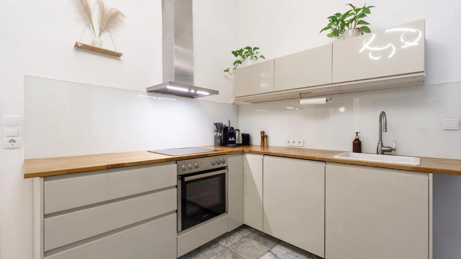 Central Apartment In Viennese Old Building