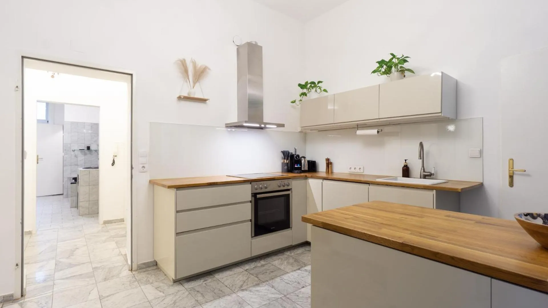 Central Apartment In Viennese Old Building